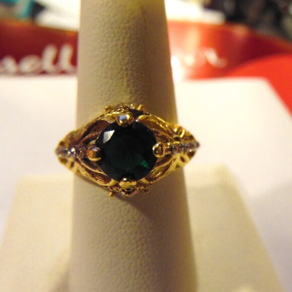 BEAUTIFUL GOLD, CRYSTAL AND EMERALD WOMEN'S RING - SZ 8 - Picture 4 of 7